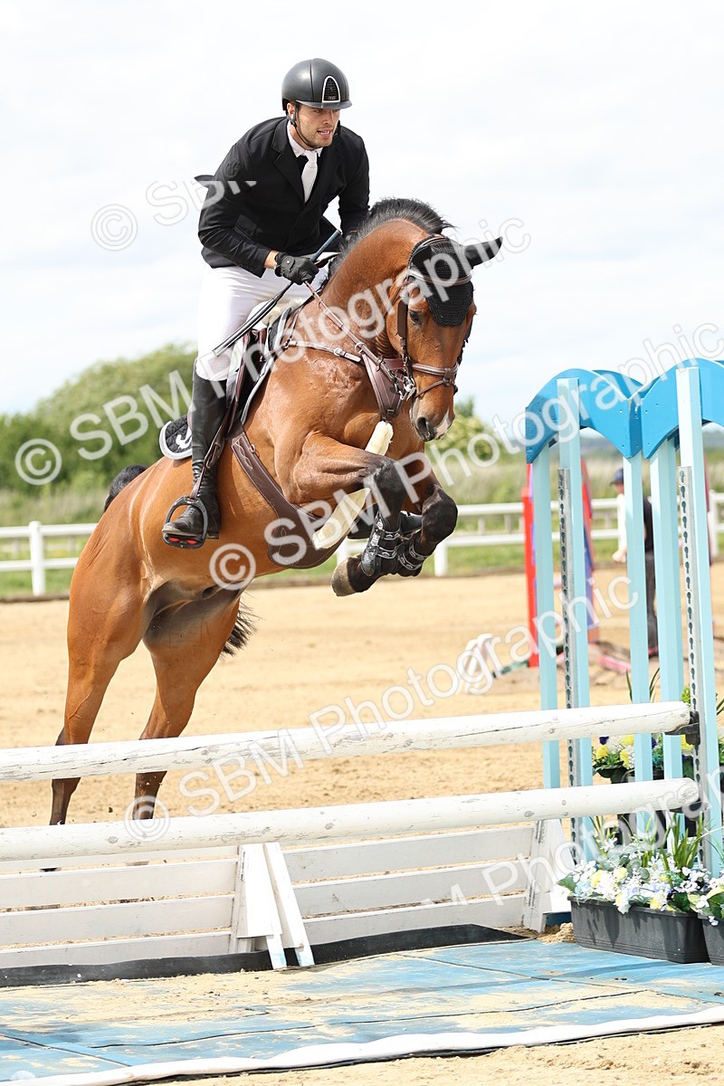 SBM_001082 - Class 4 - Senior Newcomers - 1.10m