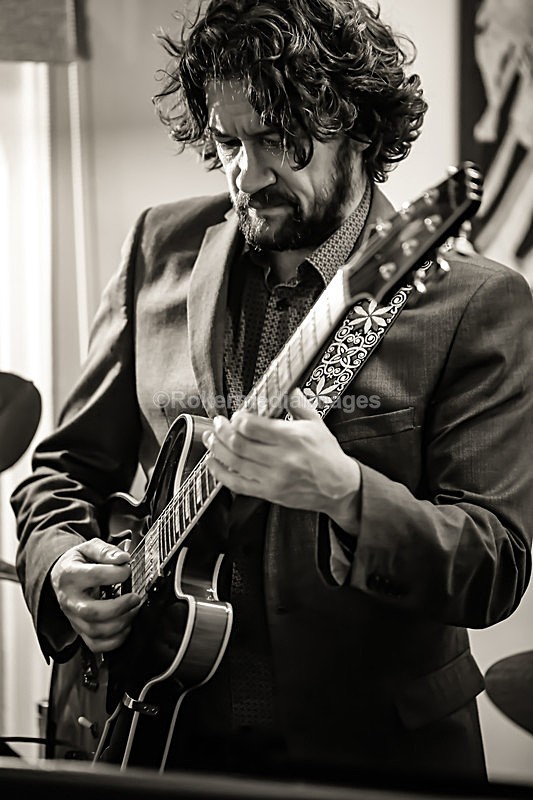  - TOM & SIMON GARDNER PLAY BROTHERS CANDOLI