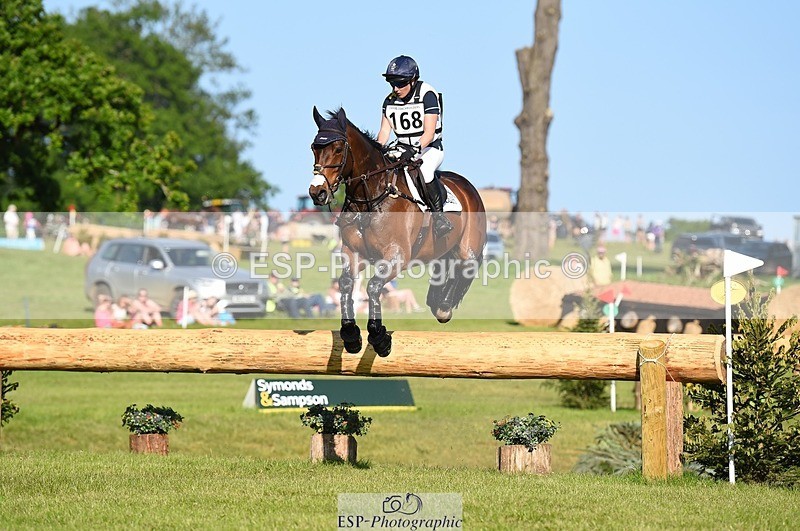 230527-180228-13706 - 168-PARKFIELD_ARTIE_BLOU-Laura_Collett-XC