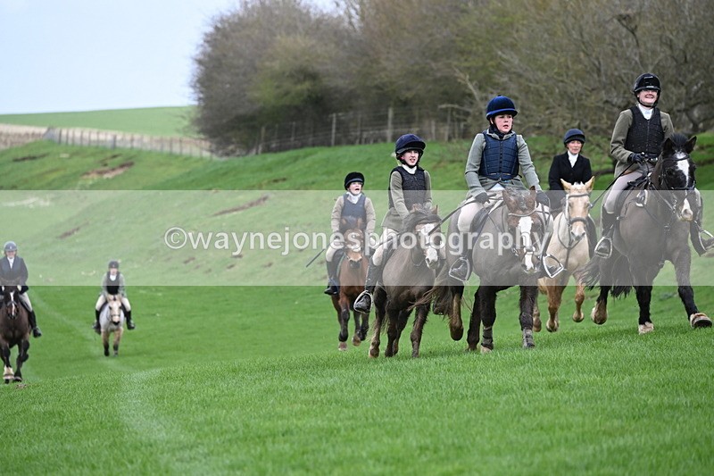 WJ6_9337 - Line Three