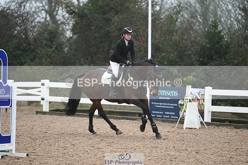 241103A-104411-07556 - SUN Cls 21 Snr Newcomers and 1.10m Open