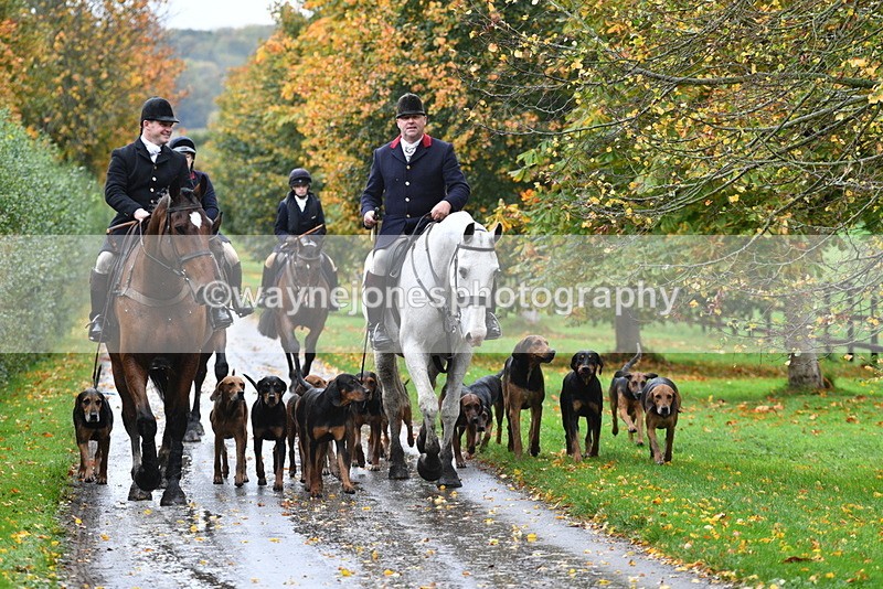 WJ5_6093 - B&B walk back for Hunt Tea !
