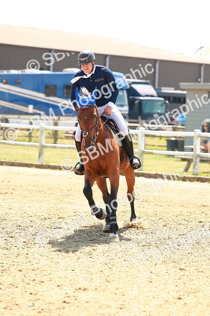 SBM_001449 - Class 4 - Senior Newcomers - 1.10m