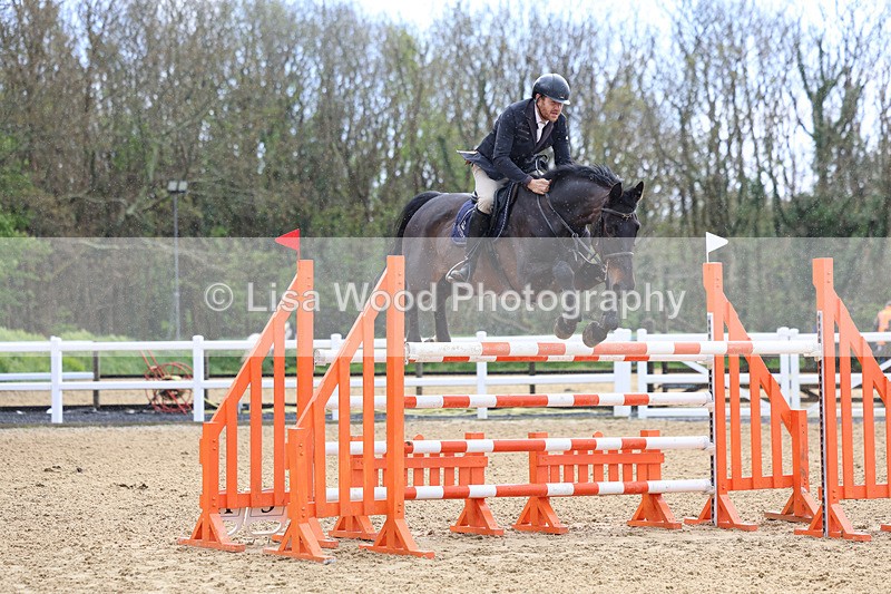 3E7A2483 - Class 9: Senior 1.30m open