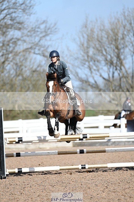 250330-102104-06075 - Cls 32 British Novice and 90cm