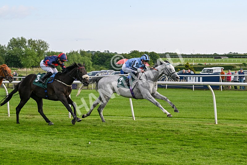 100625-Race 5-Crowns Lady-7259 - Race 5