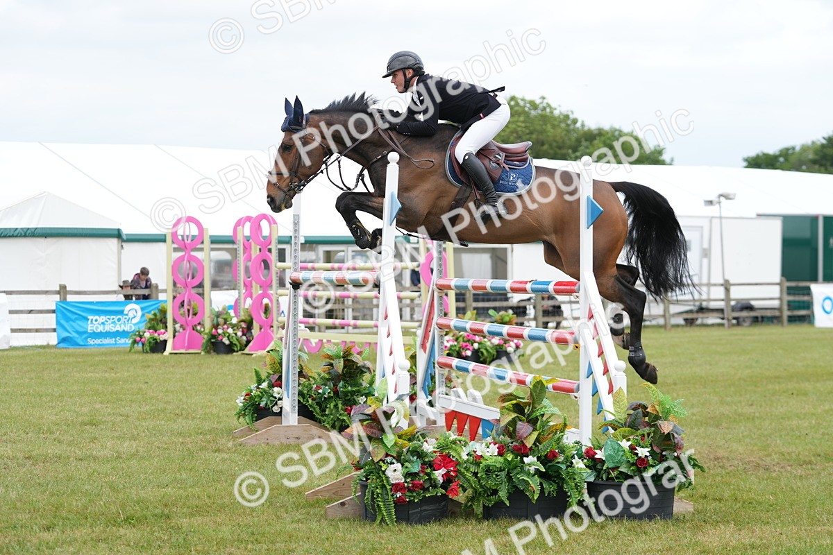 SBM_06605 - Class 202 - National 1.40m Open