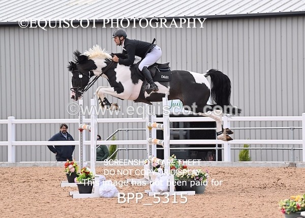 BPP_5315 - CLASS 8 THURS HOYS GFS Saddles Senior Newcomers Second Round