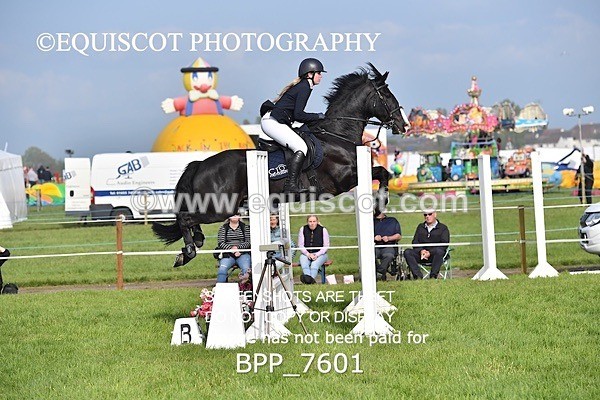 BPP_7601 - CLASS 6 Nisbets Fresh From The Farm & The Golf Inn 1.00m Amateur Championship