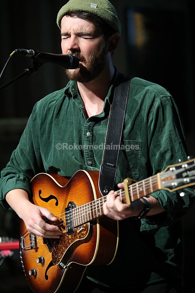 FOLK N BLUES-583 - FOLK and BLUES SEPT 2022