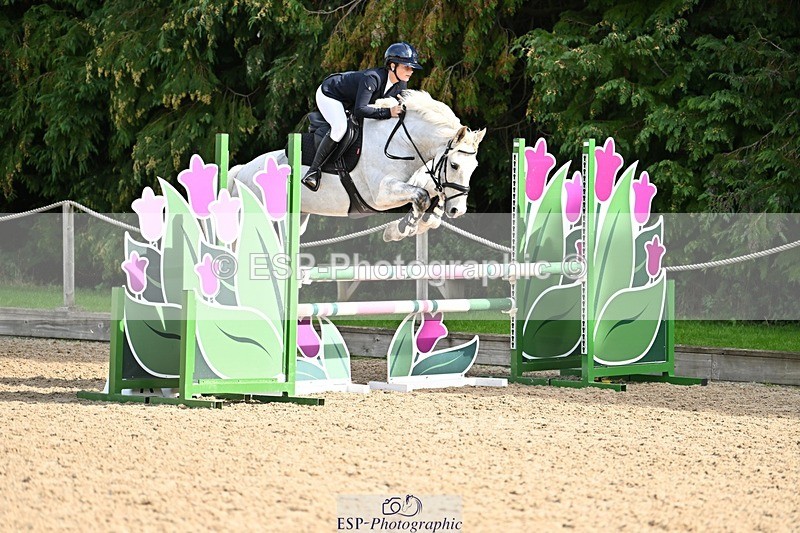 230930-115613-00439 - Cls 4 Pony Newcomers & 1m Open