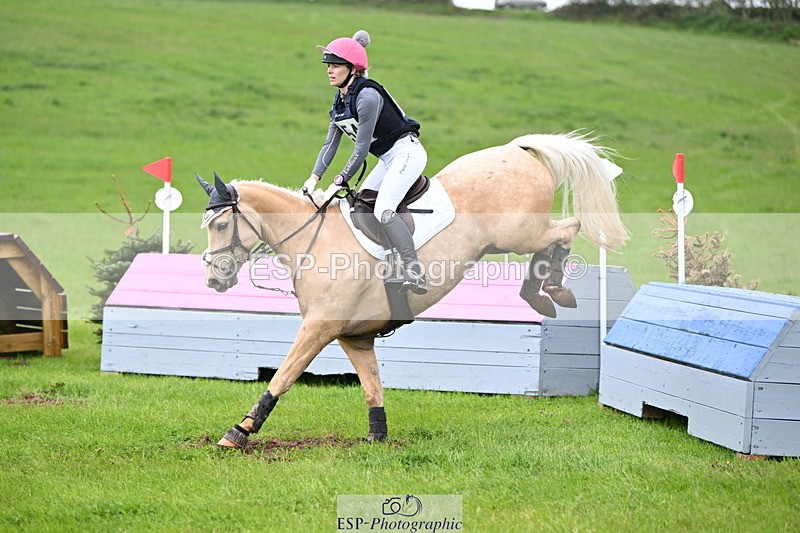 250419-105504-08697 - 554-Lauren.Reason-MERLYNS.CUSTARD.CREAM