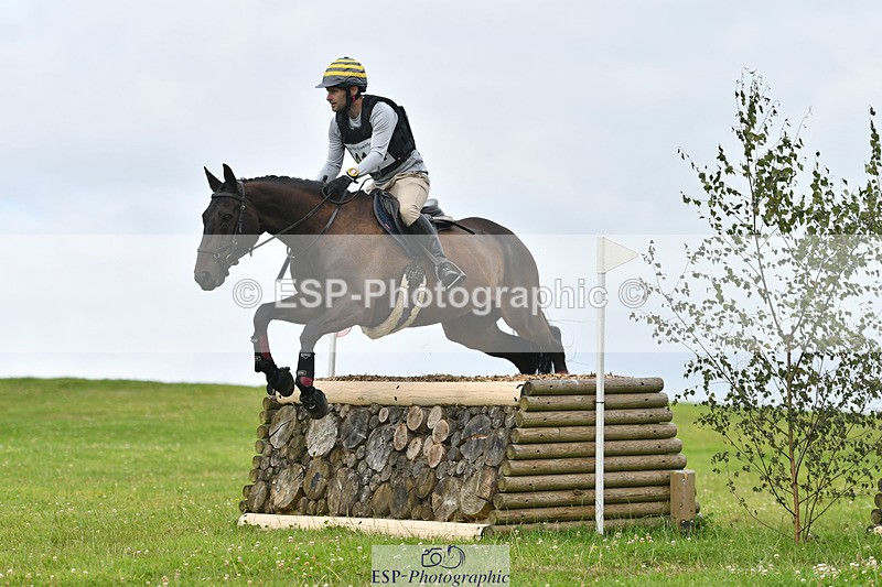 240804-113107-11798 - 414-Alex_Jupp-CARRY_ON_REGARDLESS