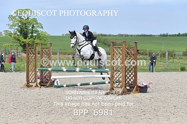 BPP_6981 - CLASS 4 FRI Senior BritiNovice/ 90cm Open