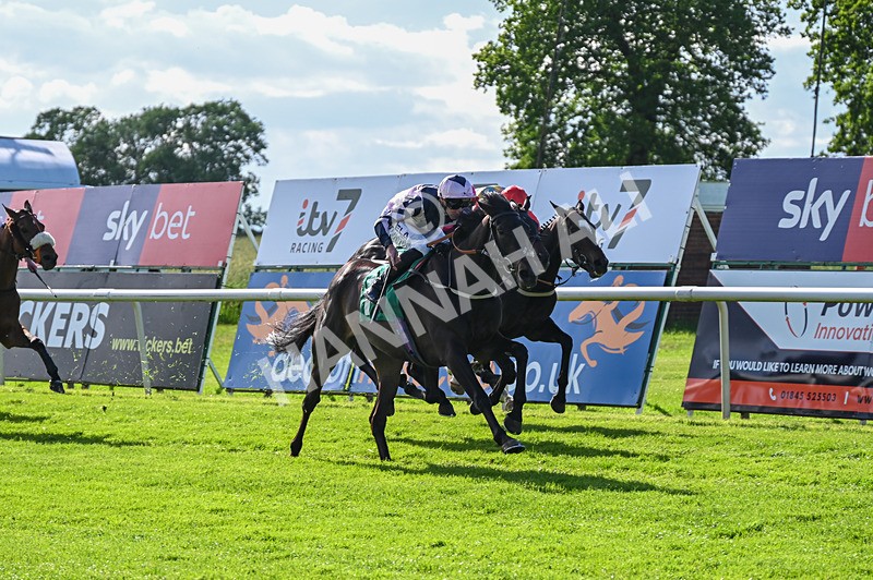310526-Race 4-Brielle-8859 - Race 4 17.15pm Sky Bet Extra Places Handicap