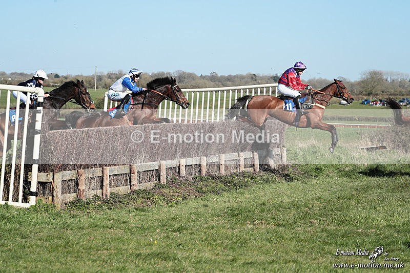 PtP 210326 420 - VWH Cirencester Races 21/03/26