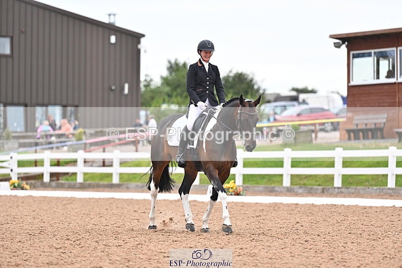 240817A-151724-10236 - 191-Sarah.Tancock-Fairly.Smart