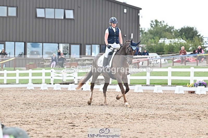 250907-134818-08580 - 006-Verity.PerryVogue