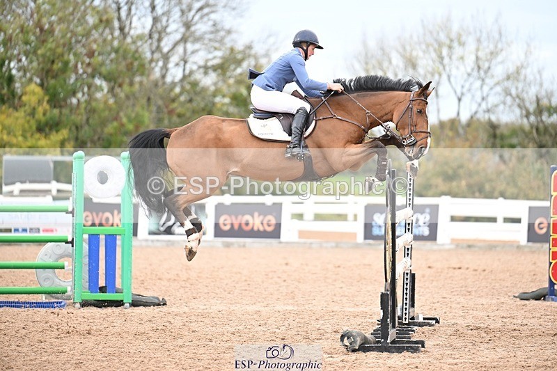 251022-141435-00614 - Cls 6 Snr Foxhunter 1.20m