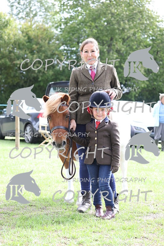 APP_2928 - Class 10a/b M&M in hand