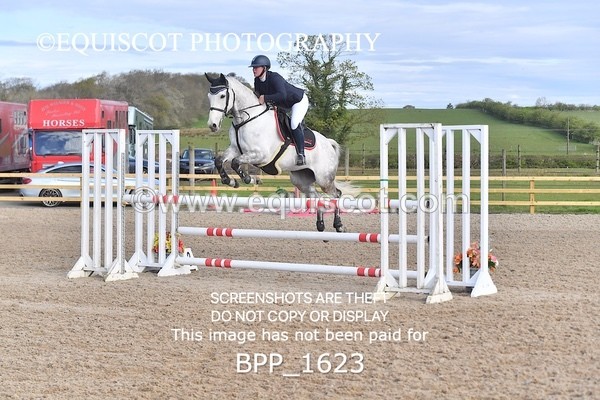 BPP_1623 - CLASS 18 SUN Senior Newcomers/ 1.10m Open