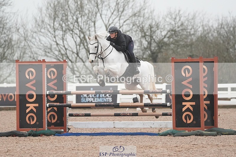 251207-122103-02046 - Cls 20 Snr Newcomers and 1.10m