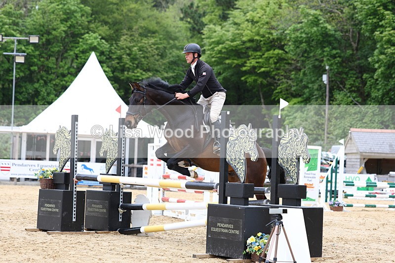 3E7A6020 - Class 4: Senior British Novice/90cm open