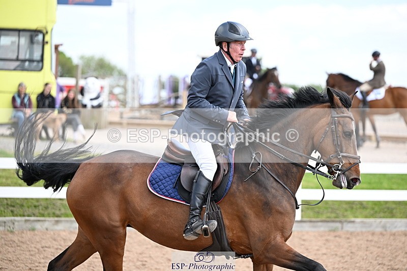 240605A-150155-00868 - Cls 4 Newcomers and 1.10m Open