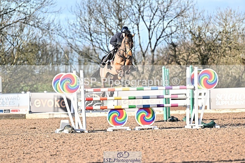 251203-140212-00772 - Cls 5 Foxhunter and 1.20m Open