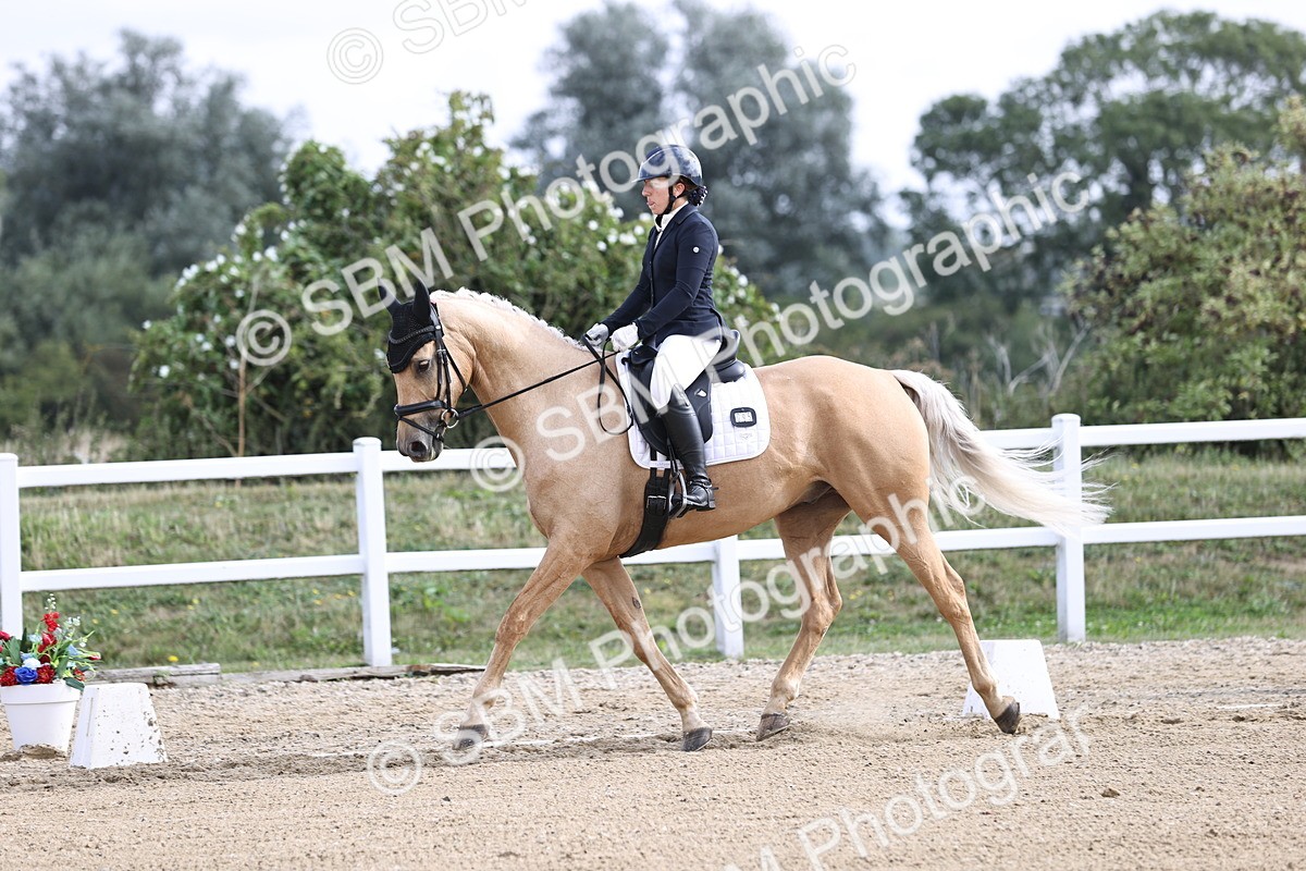 SBM_015390 - Class 14 - Novice 23 - 9.05-10.08