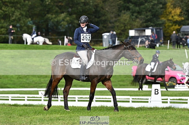 251024A-134028-12197 - D-363-Florrie.Ball