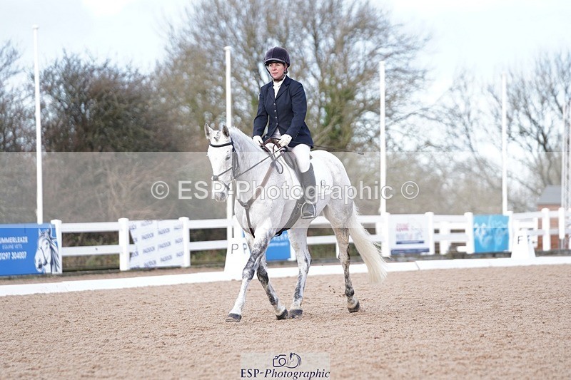 241214-130128-00551 - 105-Janine.Paterson-Machas.Grey