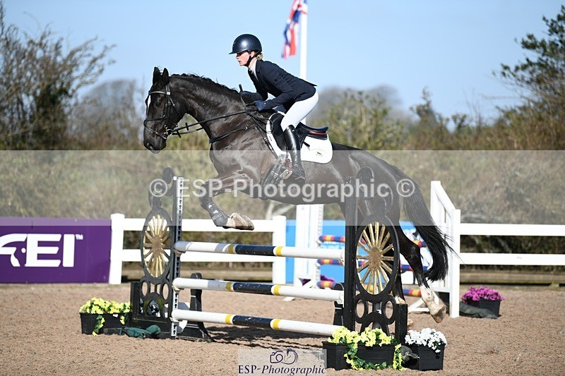 250330-100320-05976 - Cls 32 British Novice and 90cm