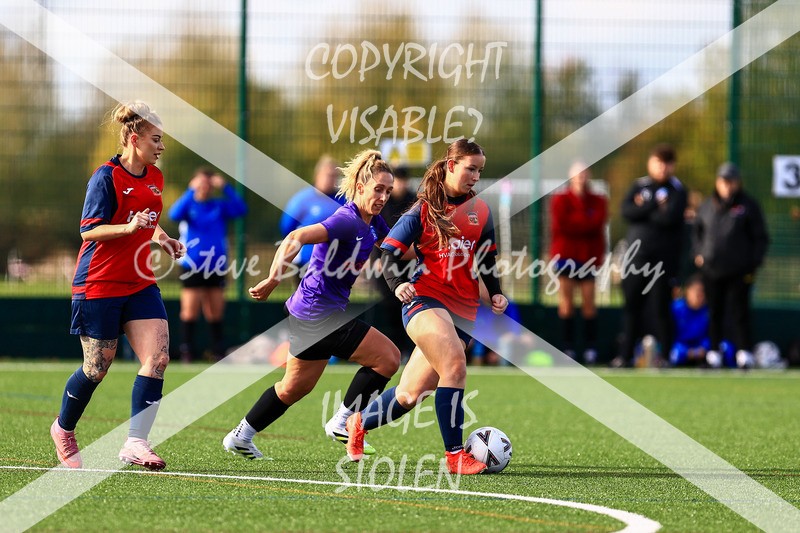 1DX30682 - 2025-10-05 FC Abbey Meads Ladies V Purton  Kingsdown FC Ladies