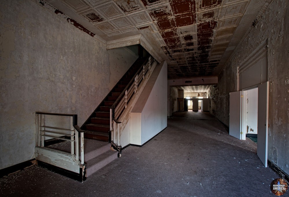 Kaufmans Department Store (Baltimore, MD) | Stairwell - Kaufmans Department Store