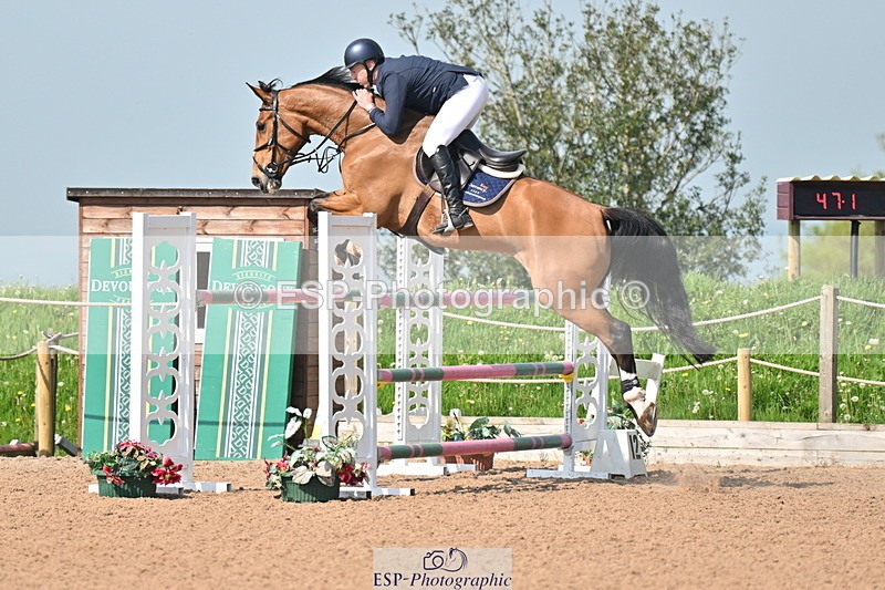 240512A-100933-17158 - Cls 48 National 1.30m Open