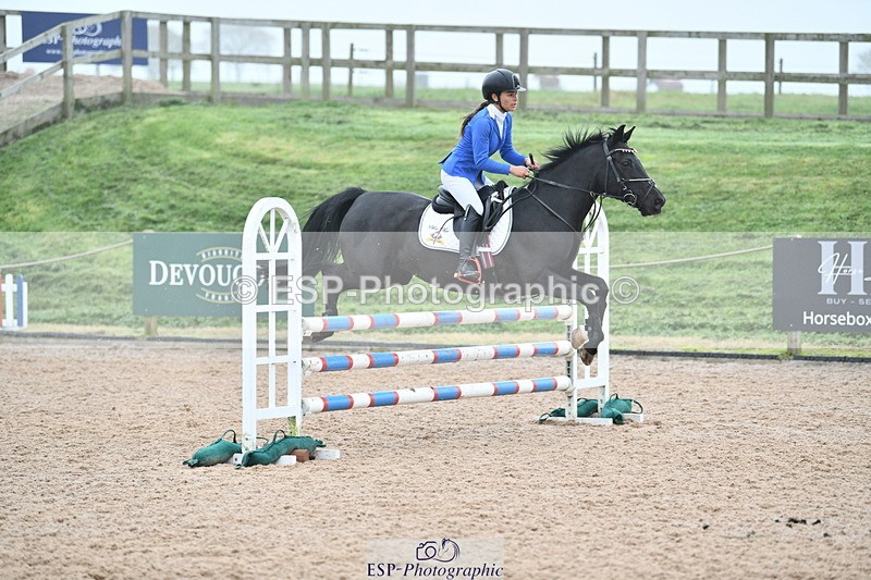 241102A-113759-04352 - SAT Cls 9 British Novice and 90cm Open