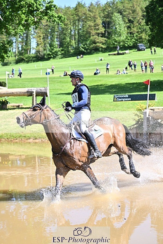 240525-105122-12091 - 320-CARPO_VIVENDI-Jack_Pinkney