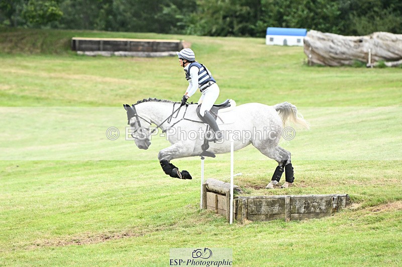 240825X-180525-38129 - 80cm XC 17.30 to End
