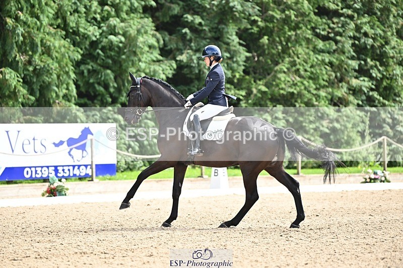 240811-141853-06327 - 115-Lucy.Amy-Millenium.Falcon