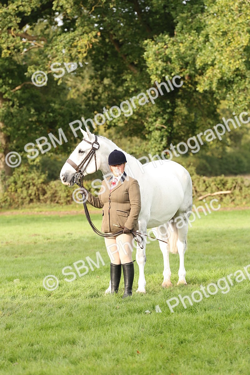 SBM_54698 - S53 - Hunter In Hand