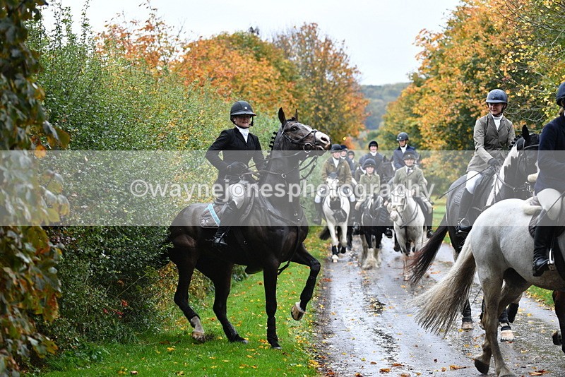 WJ5_6269 - B&B walk back for Hunt Tea !