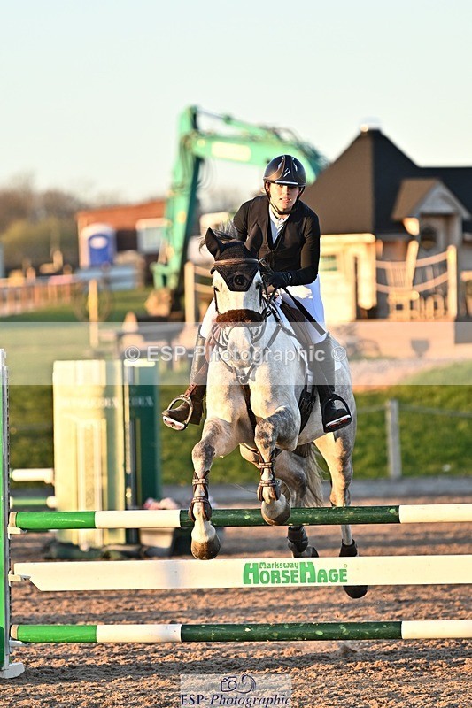 250401-191739-00959 - 90cm Classes