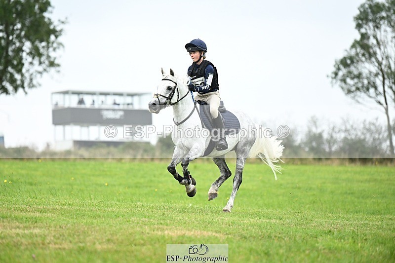 240831A-143431-04675 - 252-CHLOE.FOX-PITT-SIR.CHARLIE.BOI