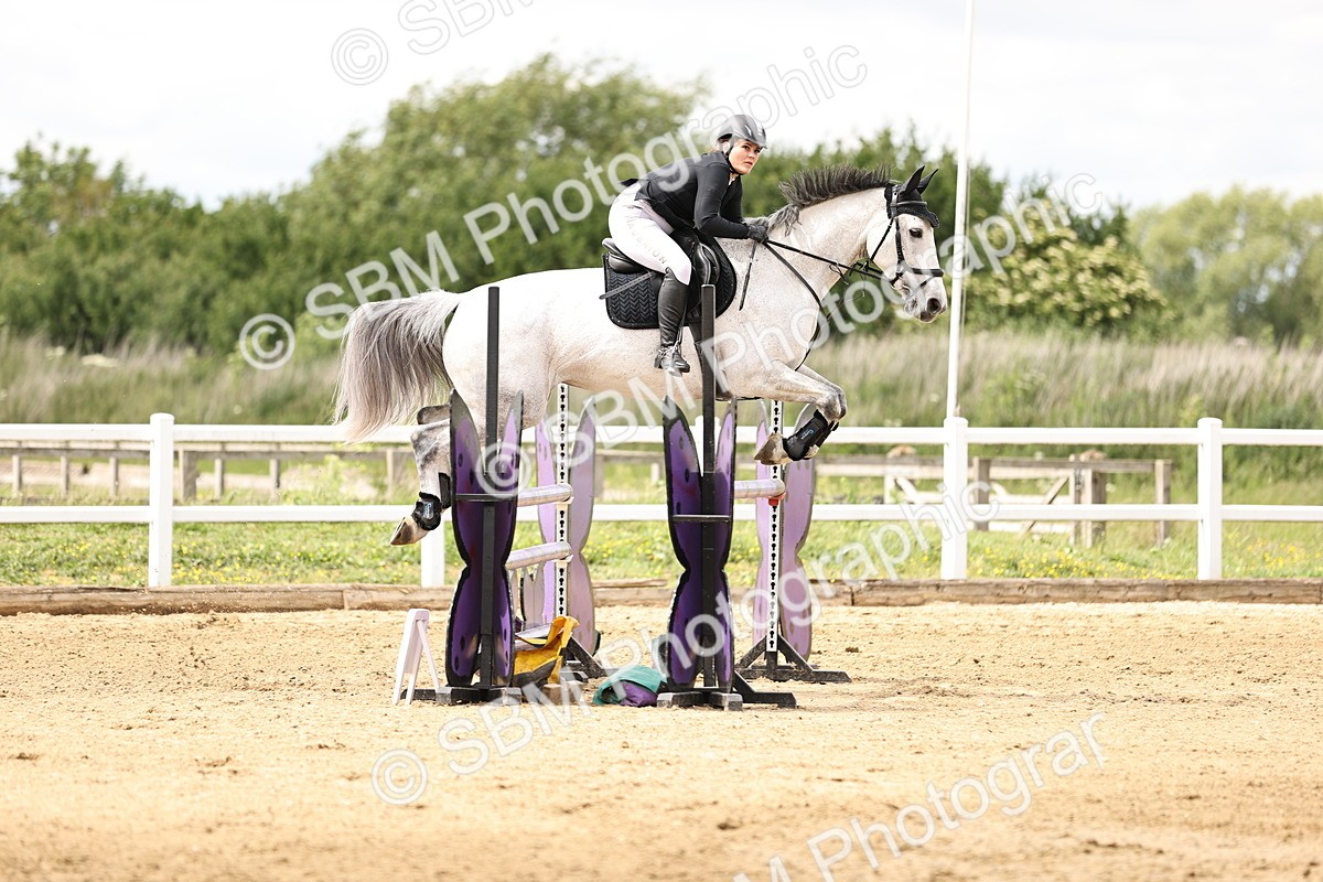 SBM_003269 - Class 11 - Senior Newcomers - 1.10m