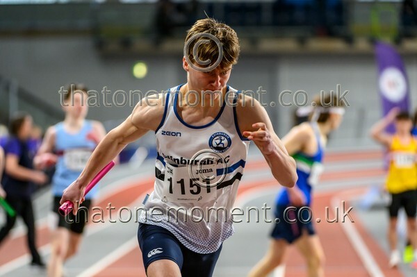 CombiMast25-925342 - Track Male Set One