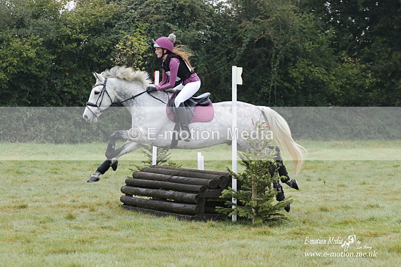 WWHT 171021 0321 - Novice Restricted (0.80m)  17/10/21