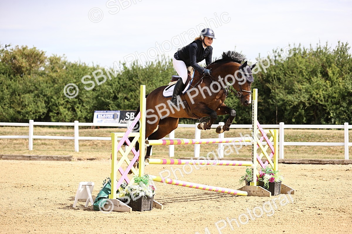 SBM_009626 - Class 8 - Senior Newcomers - 1.10  Open