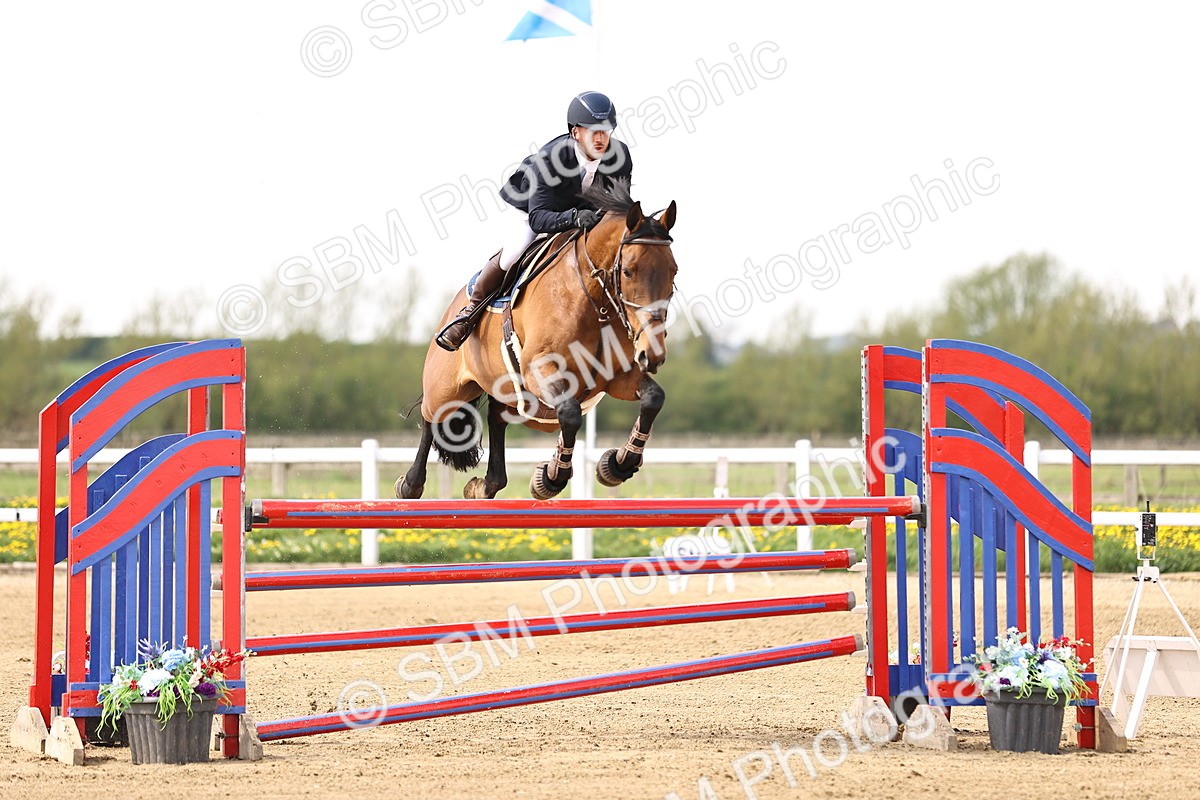 SBM_002302 - Class 11 - Senior newcomers - 1.10m