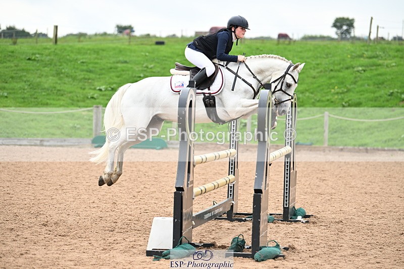 240907A-143521-02389 - Cls 4 Pony Big Team 95cm & 1.05m